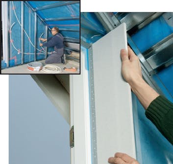 Käyttöullakko: Aukkoon sopivat kipsilevyt Käyttöullakko: Leikkaa kipsilevyt aukkoon sopiviksi